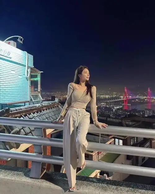 约爱社区app即时语音连麦专区背景